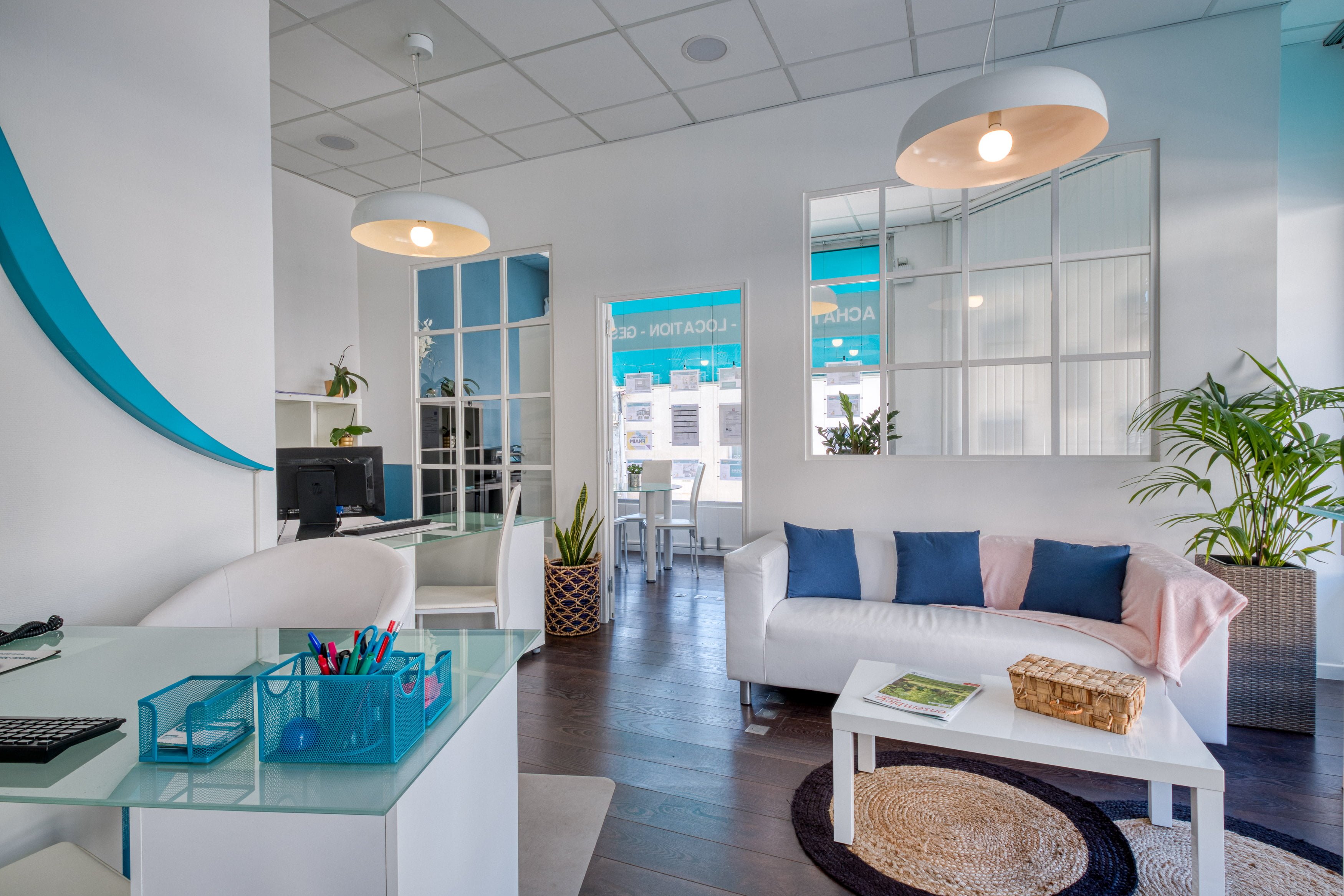 Décoration d'une agence Immobilière à Gradignan - Lesage Consulting